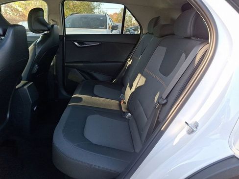 New 2025 Kia Niro LX image 6