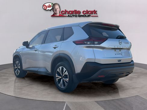 Used 2023 Nissan Rogue SV FWD image 3