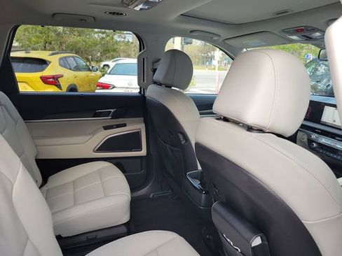 Used 2025 Kia Telluride EX image 31