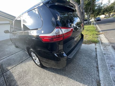 Used 2017 Toyota Sienna LE image 30