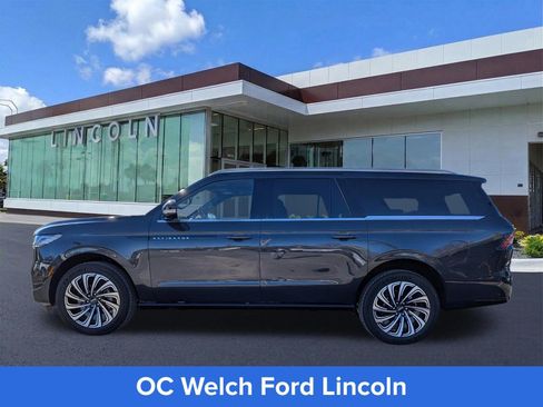 Certified 2025 Lincoln Navigator L Black Label AWD/4WD image 8