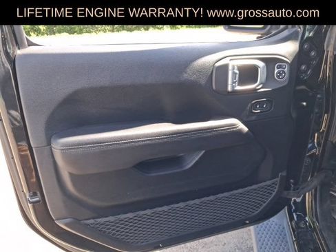 Used 2019 Jeep Wrangler Unlimited Sahara w/ Uconnect 4C Nav & Sound Group AWD/4WD image 21