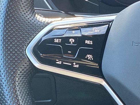 Certified 2024 Volkswagen Tiguan SEL R-Line image 7