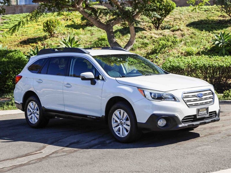 Used 2017 Subaru Outback 2.5i Premium AWD/4WD image 7
