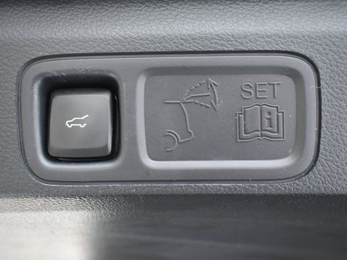 Used 2023 Ford Expedition Max XLT image 44