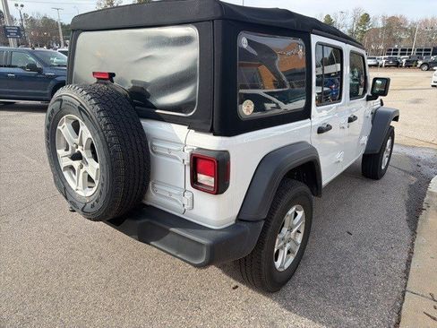 Used 2018 Jeep Wrangler Unlimited Sport S image 9