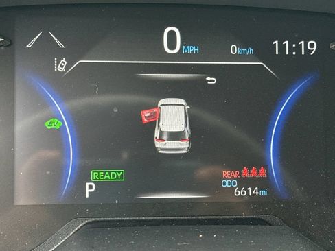 Used 2025 Toyota RAV4 LE AWD/4WD image 25
