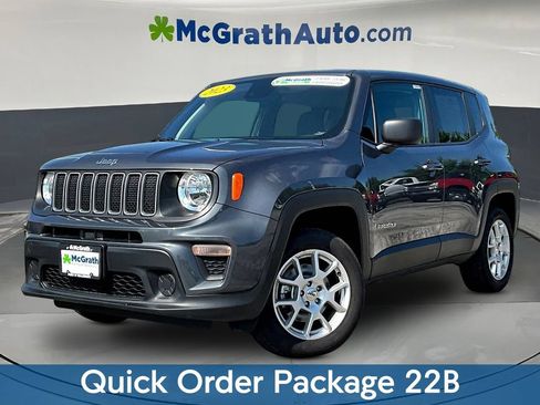 Used 2023 Jeep Renegade Latitude AWD/4WD image 3