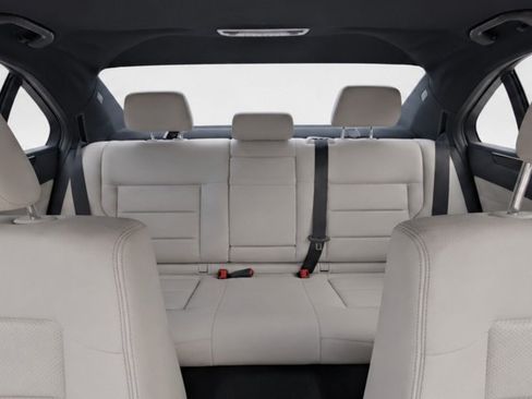 Used 2016 Mercedes-Benz E 350 Sedan image 23