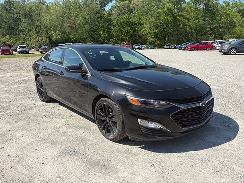 Used 2024 Chevrolet Malibu LT w/ Midnight Edition FWD image 3