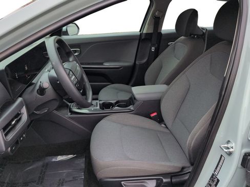 Used 2025 Kia K4 FWD image 21