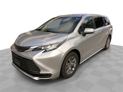 Used 2021 Toyota Sienna LE