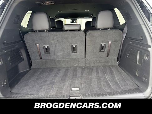 Used 2025 Buick Enclave Preferred image 8