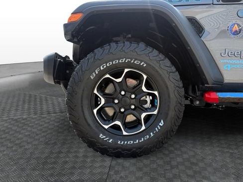 Used 2022 Jeep Wrangler Unlimited Rubicon 4xe AWD/4WD image 14
