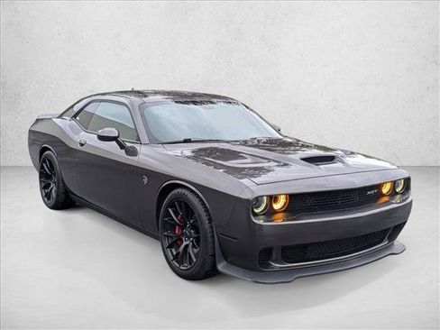 Used 2016 Dodge Challenger SRT Hellcat RWD image 3