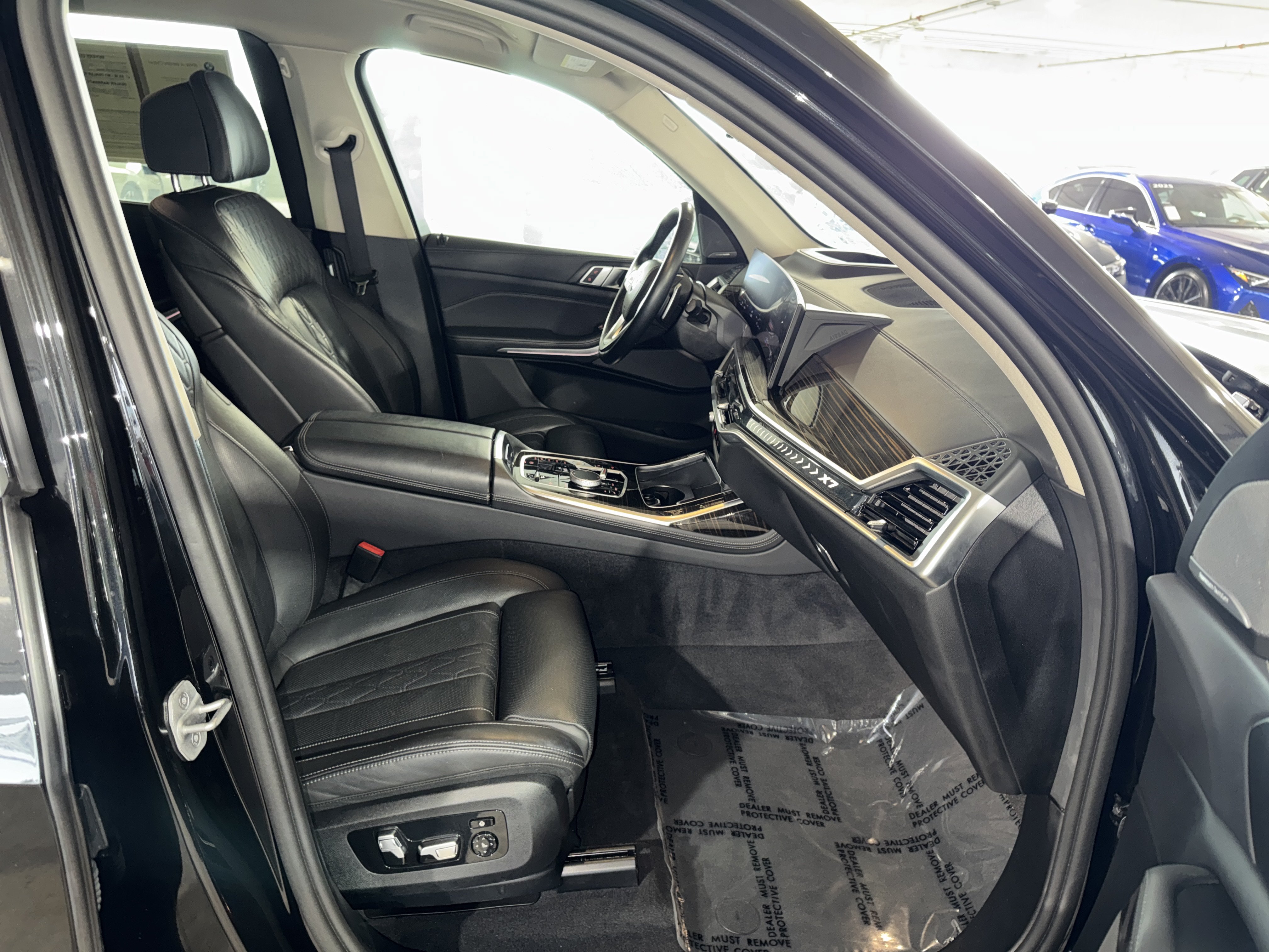 Used 2025 BMW X7 xDrive40i AWD/4WD image 10