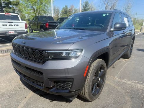 Used 2024 Jeep Grand Cherokee L Altitude AWD/4WD image 7