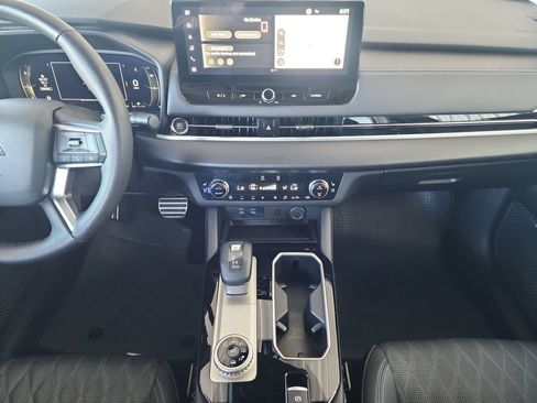 Used 2025 Mitsubishi Outlander SEL AWD/4WD image 19