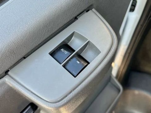 Used 2017 Chevrolet Express 2500 LT w/ LT Preferred Equipment Group image 12