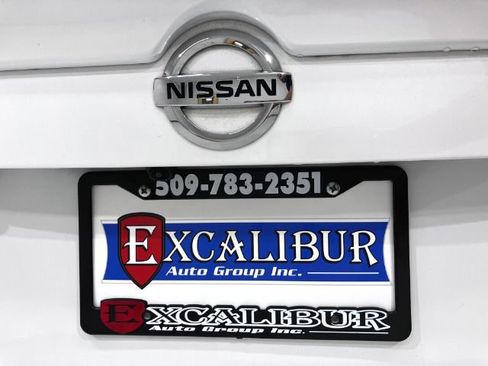 Used 2022 Nissan Sentra SR w/ SR Premium Package image 11