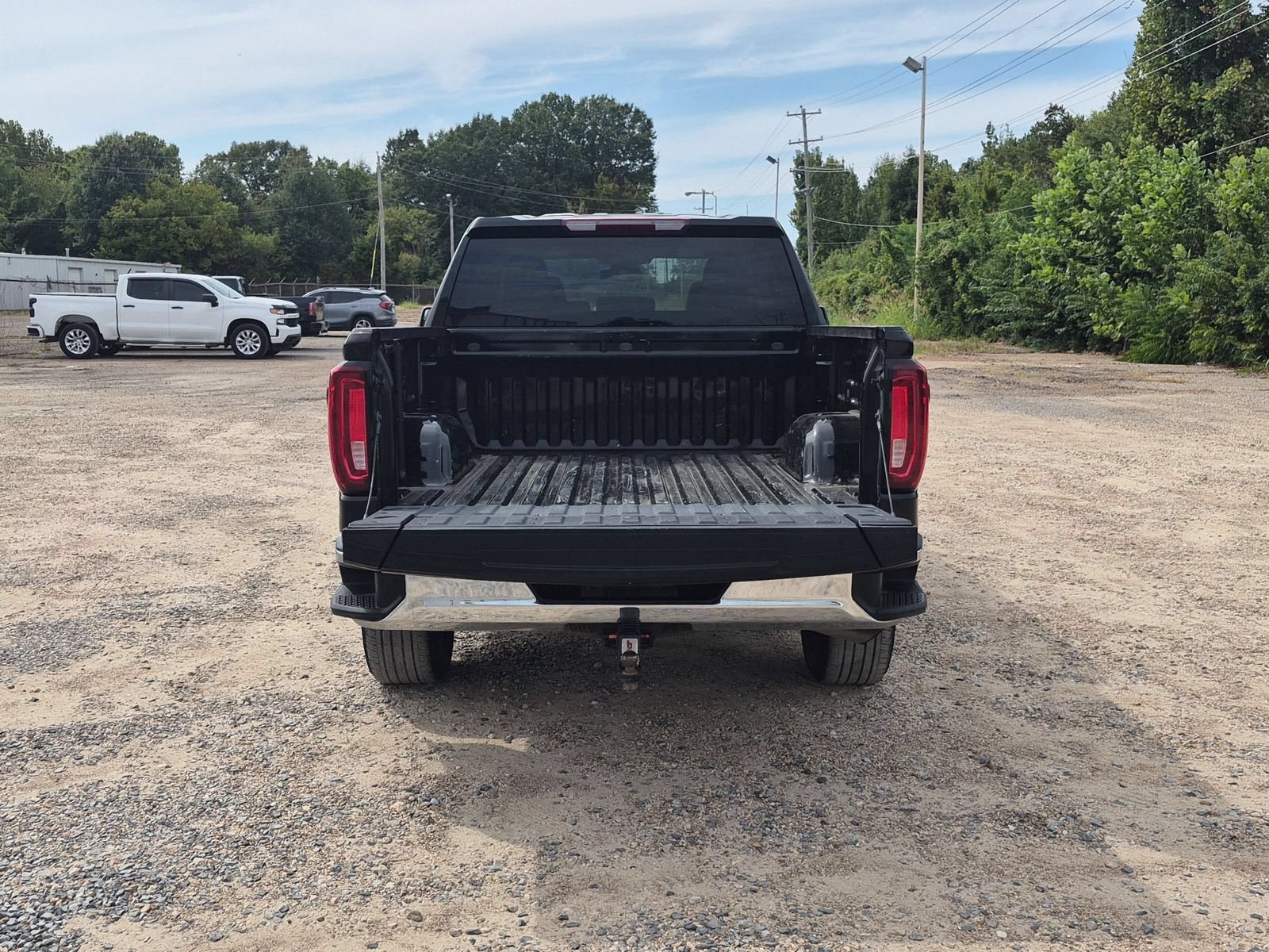 Used 2025 GMC Sierra 1500 SLT RWD image 4