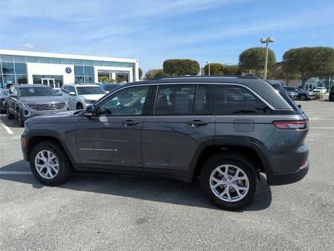Used 2022 Jeep Grand Cherokee Limited image 10