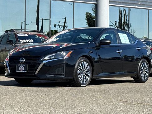 Certified 2024 Nissan Altima 2.5 SV FWD image 10