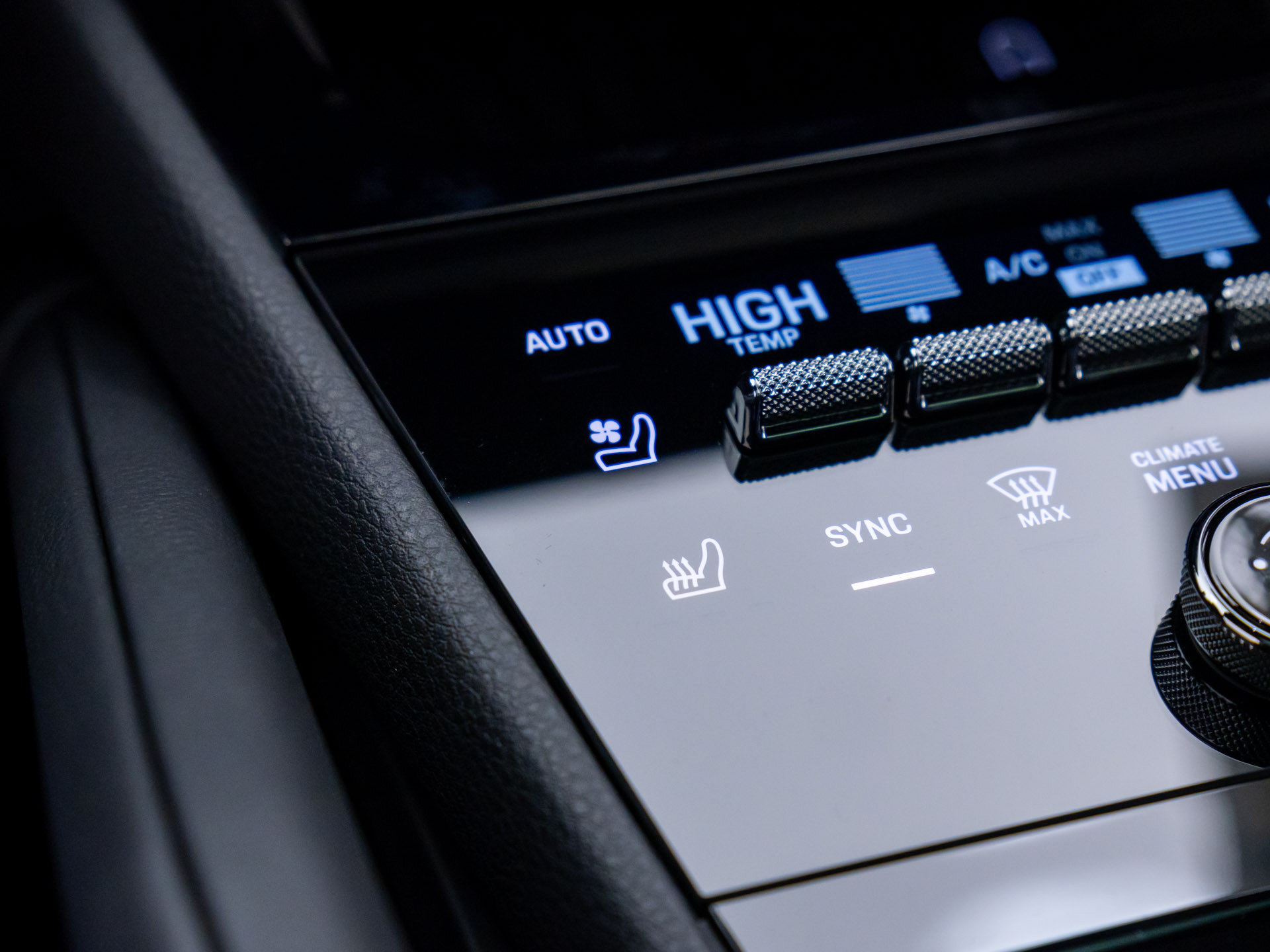 Certified 2026 Porsche Cayenne AWD/4WD image 30