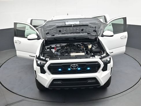 Used 2024 Toyota Tacoma TRD Sport w/ TRD Sport Upgrade Package image 50