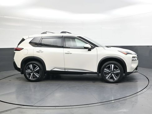 Used 2022 Nissan Rogue Platinum w/ Head-Up Display Package image 3