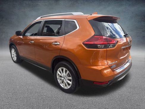 Used 2017 Nissan Rogue SV image 12