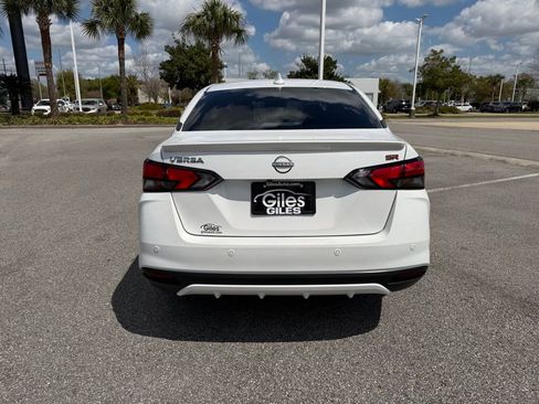 Used 2024 Nissan Versa SR w/ Trunk Package image 4