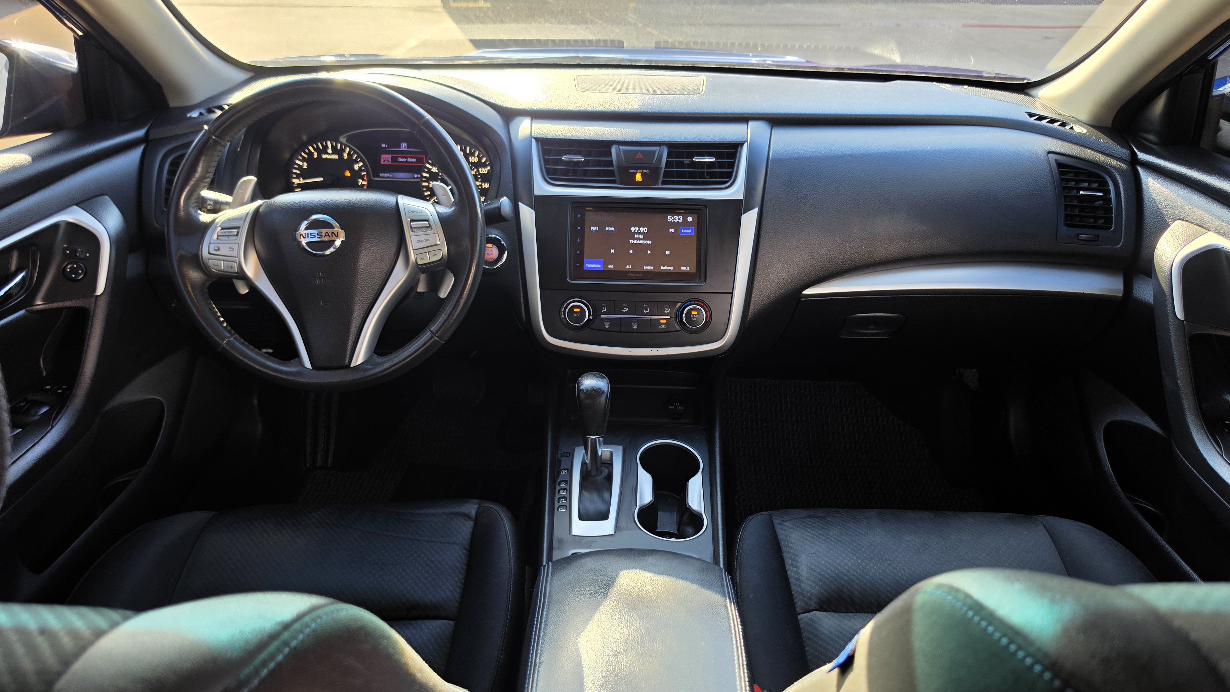 Used 2017 Nissan Altima 2.5 SR w/ LED Appearance Package FWD image 31