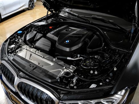 Used 2025 BMW 330i xDrive Sedan w/ Convenience Package image 53