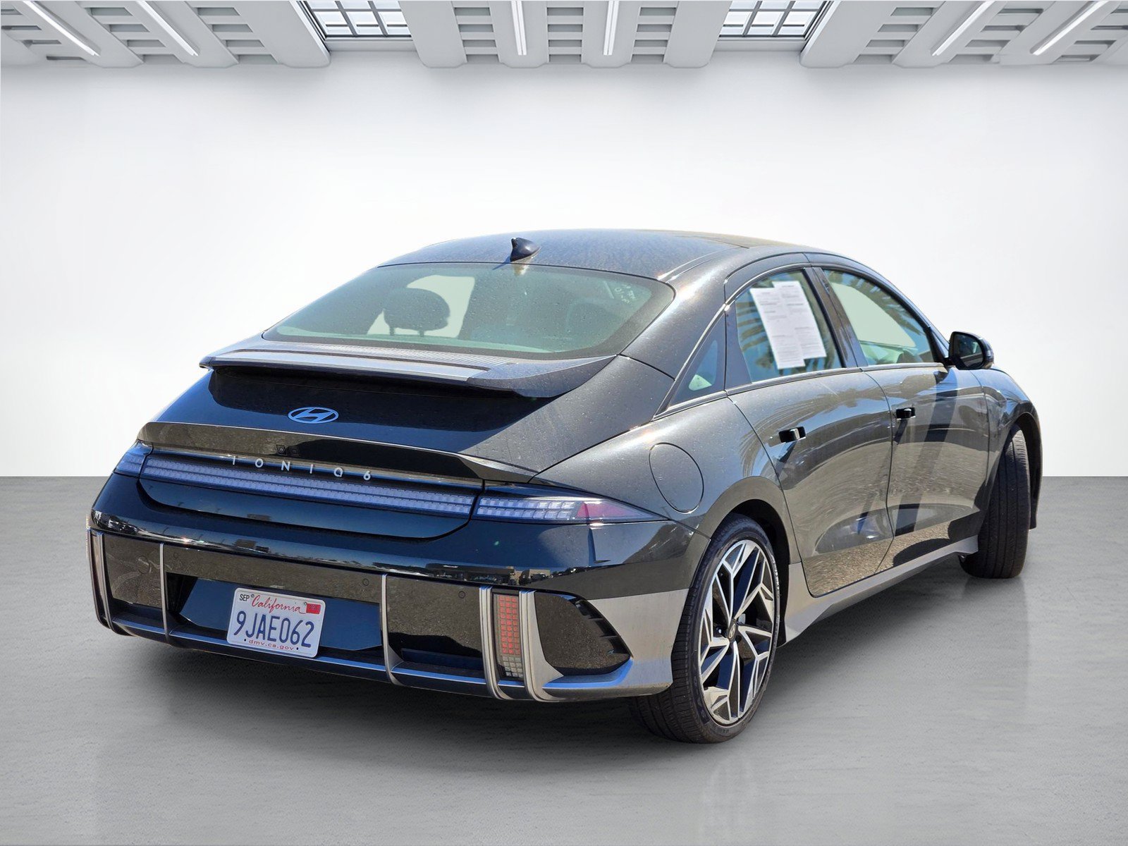Used 2023 Hyundai Ioniq 6 Limited AWD/4WD image 4