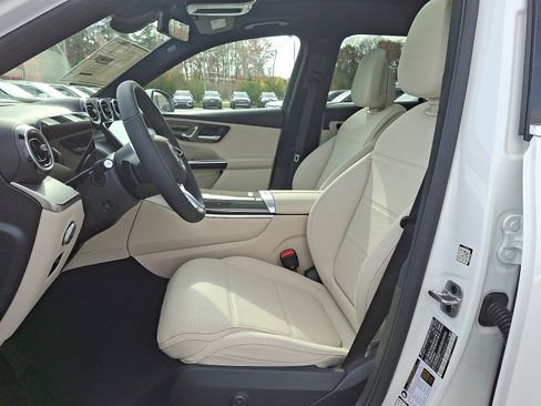 Used 2026 Mercedes-Benz GLC 300 4MATIC image 8