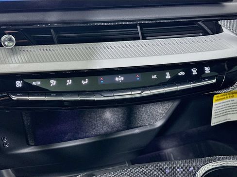 Used 2026 Cadillac Optiq Sport 2 w/ LPO, Floor Liner Package AWD/4WD image 18