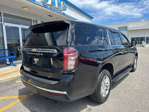 Used 2022 Chevrolet Suburban LT RWD image 8