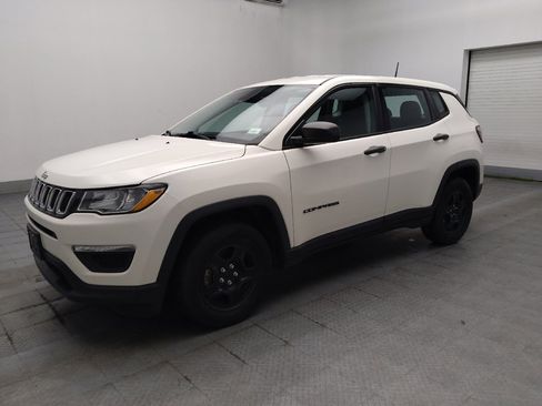 Used 2018 Jeep Compass Sport FWD image 2