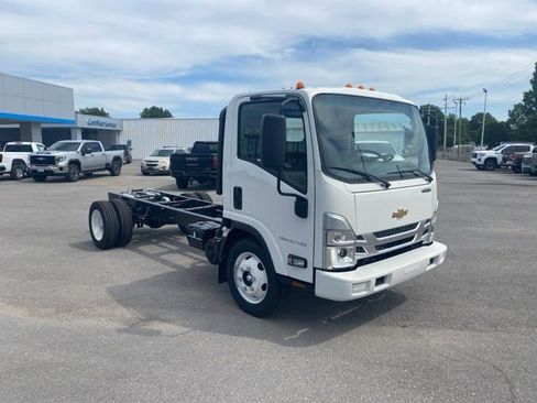 New 2024 Chevrolet Low Cab Forward image 7