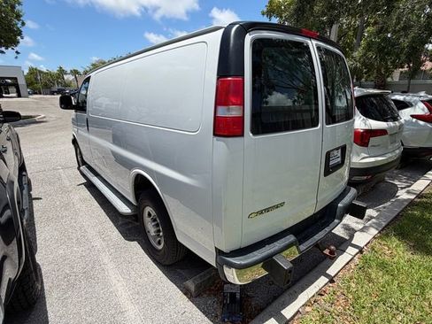 Used 2019 Chevrolet Express 2500 w/ Driver Convenience Package RWD image 6