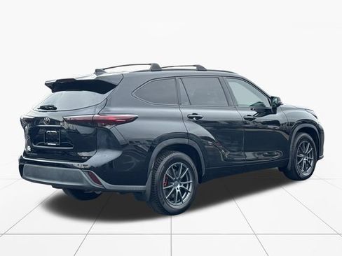 Used 2021 Toyota Highlander XLE FWD image 6