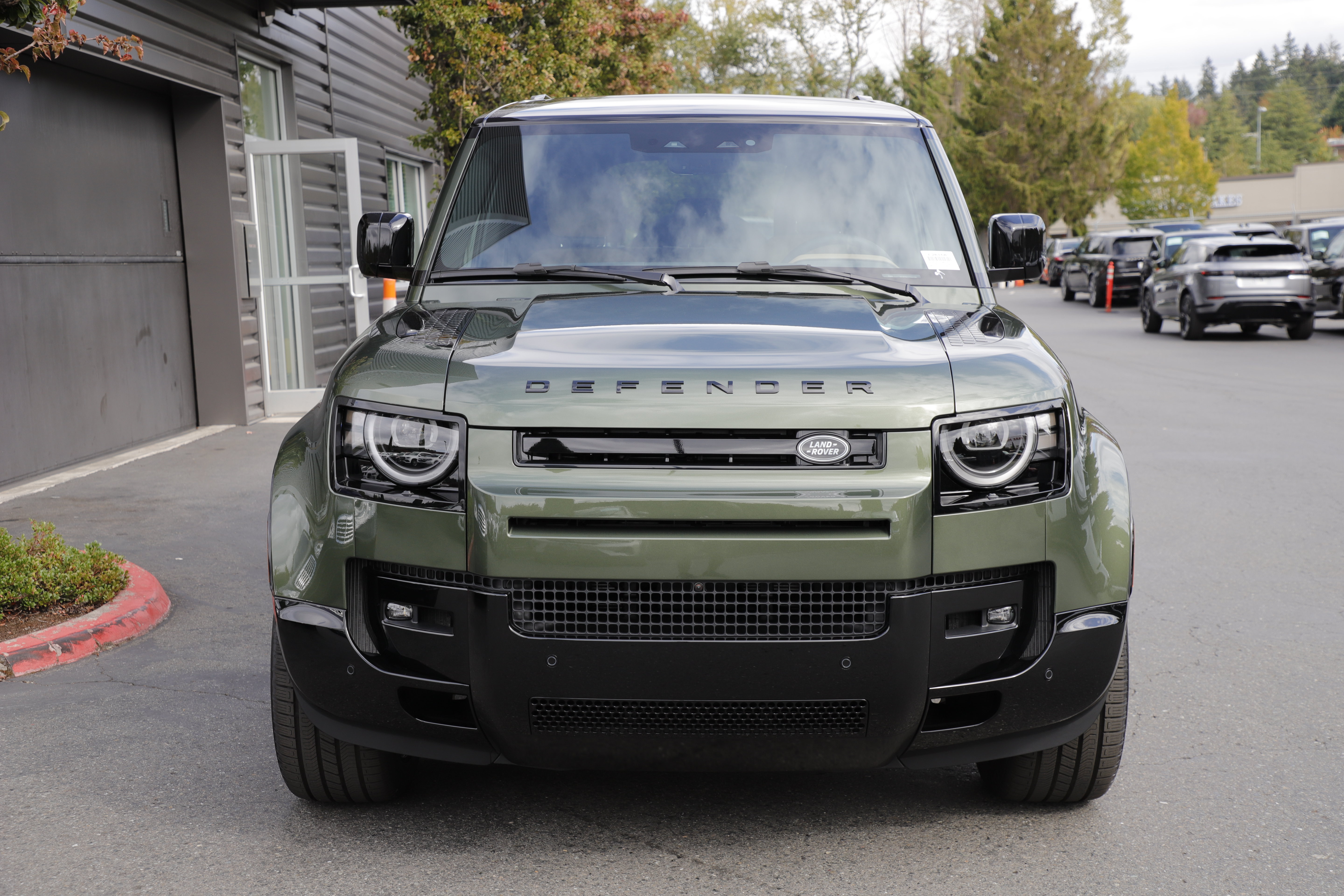 New 2026 Land Rover Defender 110 X-Dynamic SE AWD/4WD image 6
