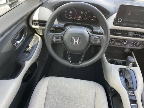 Used 2025 Honda HR-V LX image 13