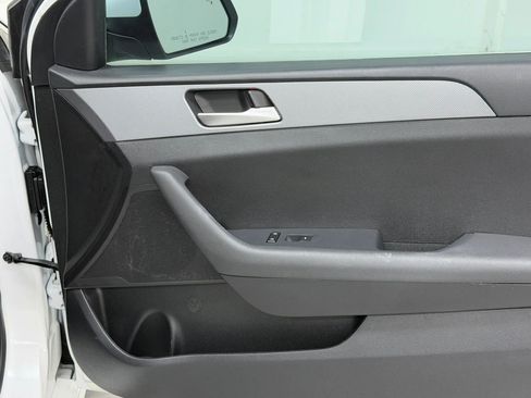 Used 2018 Hyundai Sonata SE FWD image 18