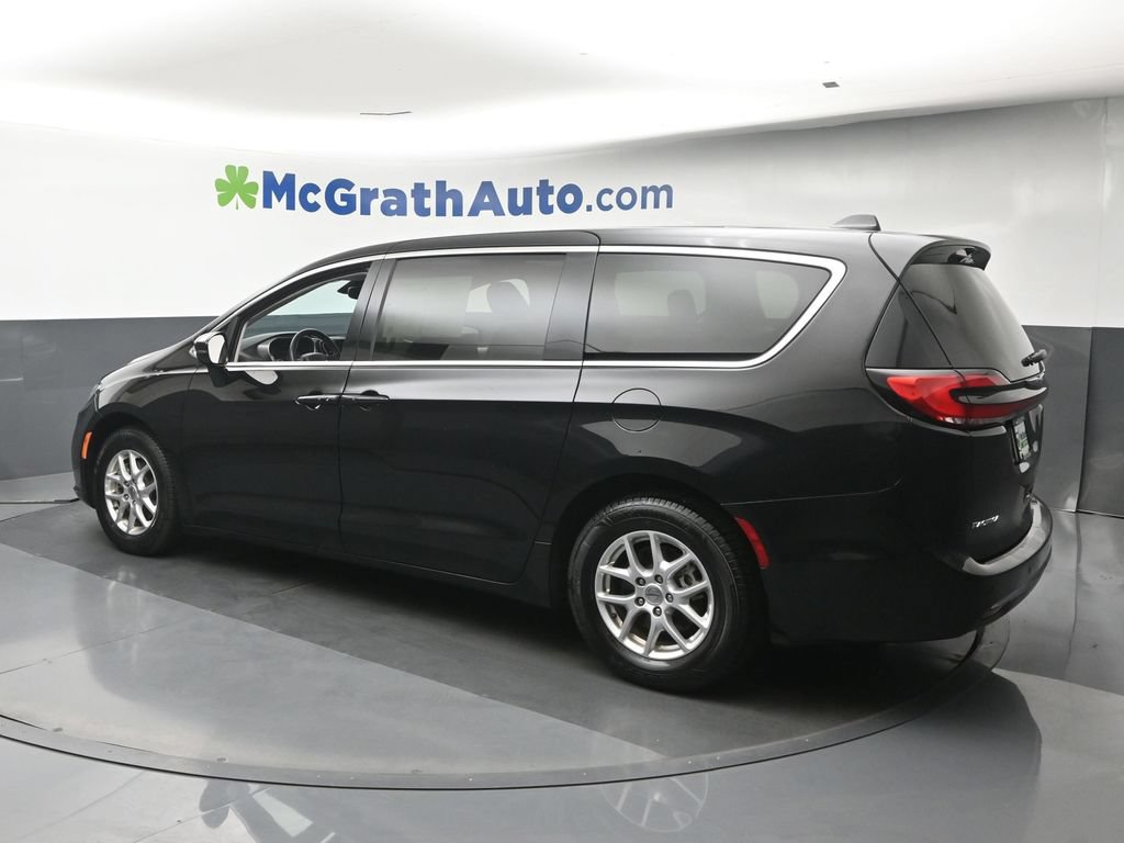 Used 2024 Chrysler Pacifica Touring-L FWD image 28
