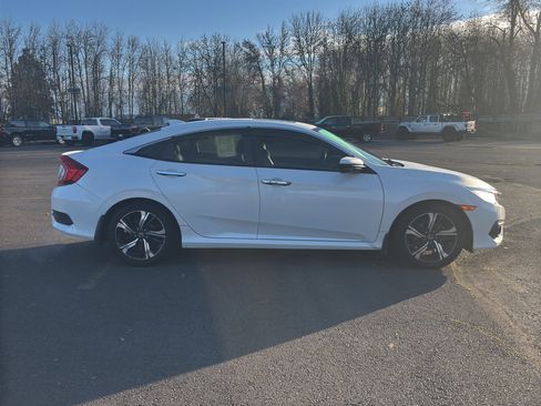 Used 2018 Honda Civic Touring image 37