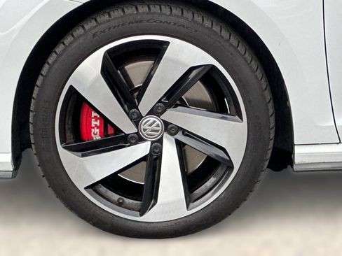 Used 2019 Volkswagen GTI SE w/ SE Experience Package image 11