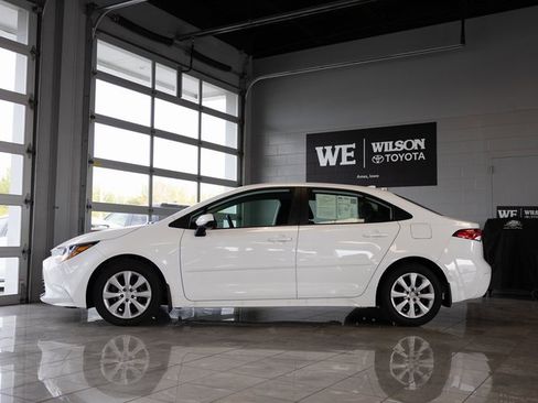 Used 2024 Toyota Corolla LE image 1