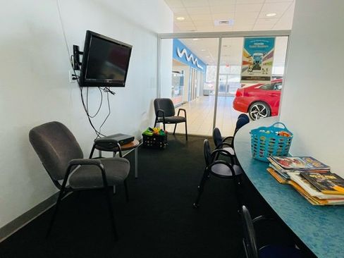 Used 2021 GMC Sierra 1500 Elevation w/ X31 Off-Road Package image 18